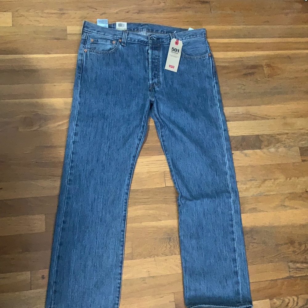 New men's Levi's jeans